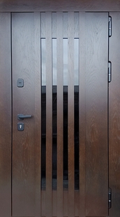 Входная термодверь с рейками, стеклом и отделкой МДФ со шпоном